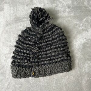 Screamer Hat Beanie Fitted One Size Gra y Wool Pom Cuffed Women Winter Knit